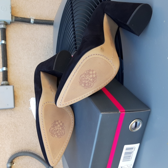 Vince Camuto Black W.Nubuck Leather in Size 9.5M New